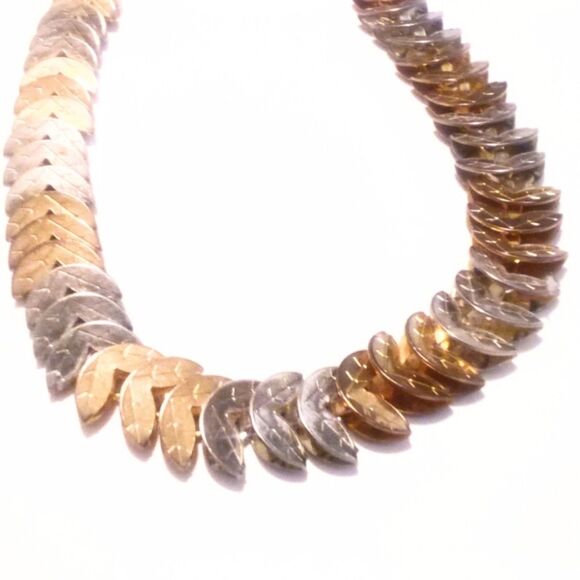 Vintage Two Tone Textured Leaf Link Necklace - Picture 4 of 6